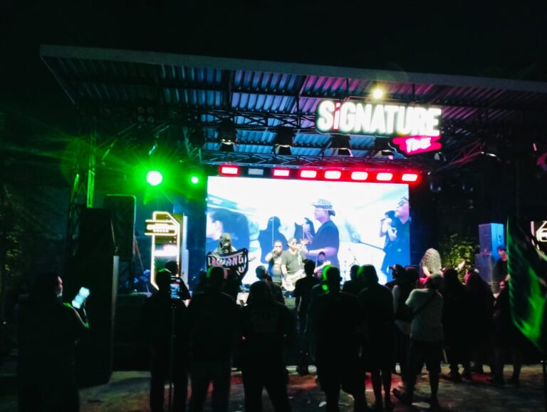 Intimate Concert Lawang Pitu di Tegal Meriah dengan Penampilan Legenda Rock