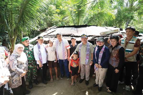 Tinjau Dampak Banjir Bandang di Sitaro, Mendagri: Pemerintah Akan Tangani Rumah Terdampak – Begini Penjelasannya