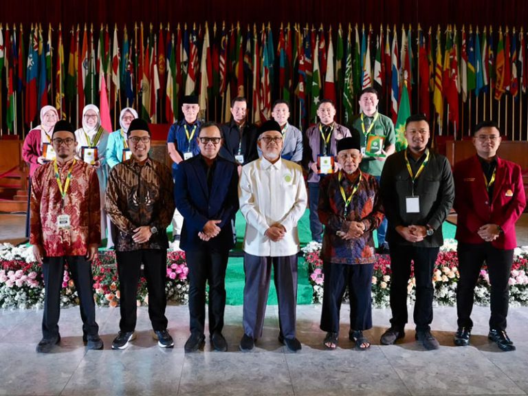 Info Terkini: Wamendagri Bima Arya: Karakter dan Kecerdasan Intelektual Harus Berjalan Beriringan